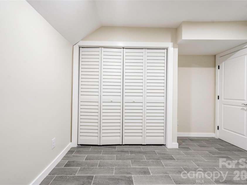 2173 Ridgewood Drive, Gastonia, NC 28054.  MLS# CAR4393306, YatesRealty ID 32068. 