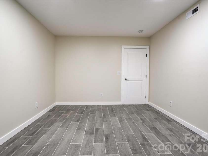 2173 Ridgewood Drive, Gastonia, NC 28054.  MLS# CAR4393306, YatesRealty ID 32068. 