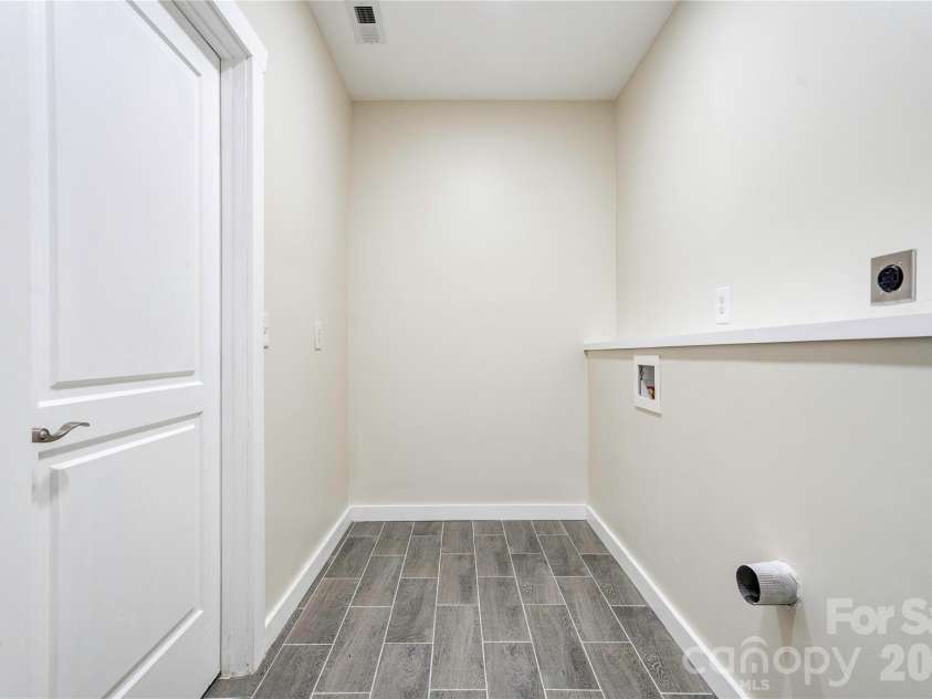2173 Ridgewood Drive, Gastonia, NC 28054.  MLS# CAR4393306, YatesRealty ID 32068. 