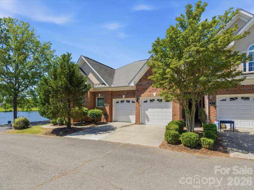 803 Talking Stick Lane, Fort Mill, SC 29708.  MLS# CAR4392130, YatesRealty ID 32069. 