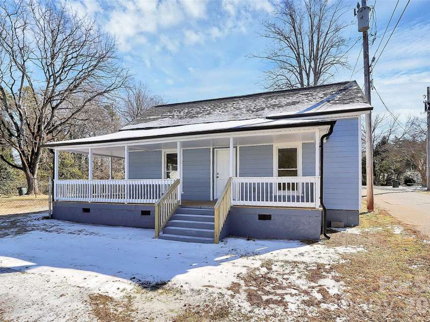 110 Wells Street, Kings Mountain, NC 28086.  MLS# CAR4341383, YatesRealty ID 3207. 