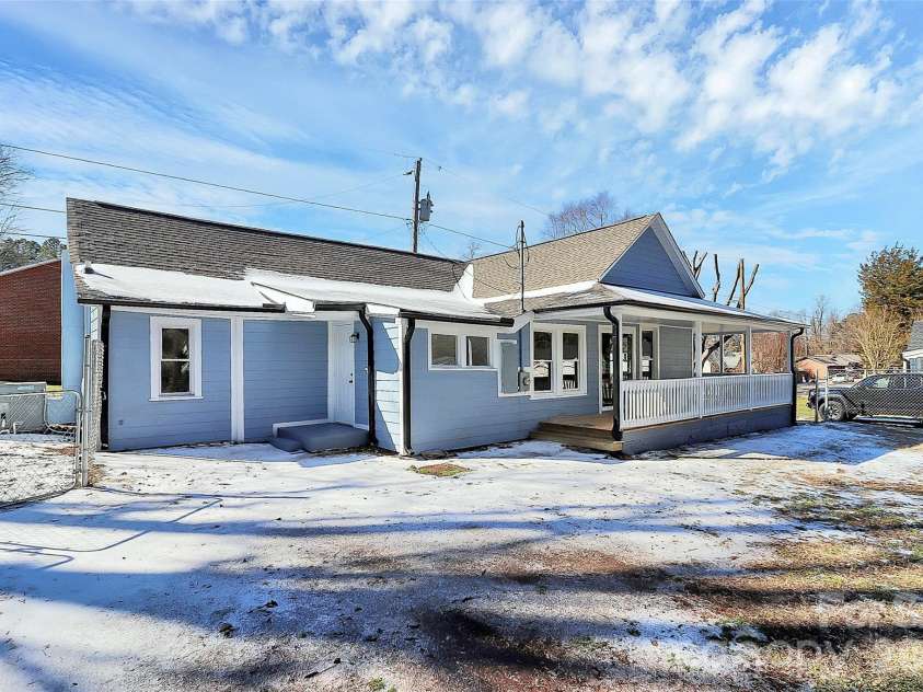 110 Wells Street, Kings Mountain, NC 28086.  MLS# CAR4341383, YatesRealty ID 3207. 