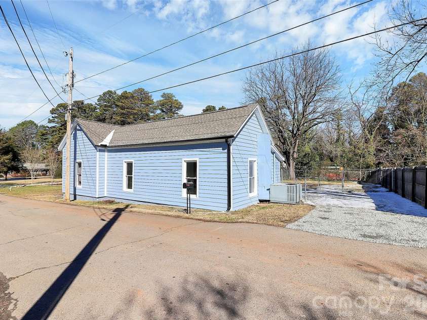 110 Wells Street, Kings Mountain, NC 28086.  MLS# CAR4341383, YatesRealty ID 3207. 