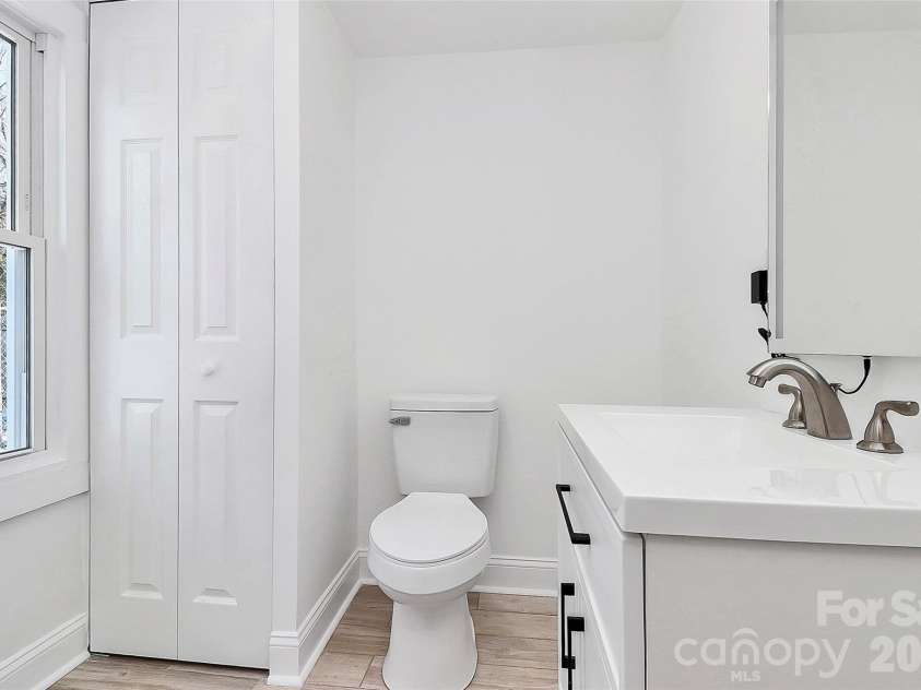 110 Wells Street, Kings Mountain, NC 28086.  MLS# CAR4341383, YatesRealty ID 3207. Primary Bath