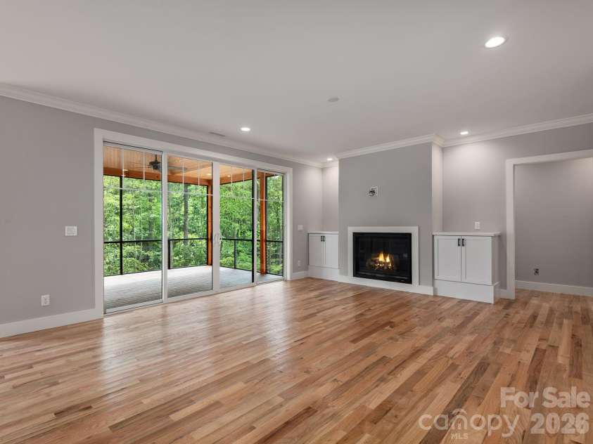 20 Nature Walk Lane, Hendersonville, NC 28739.  MLS# CAR4325565, YatesRealty ID 3207. 