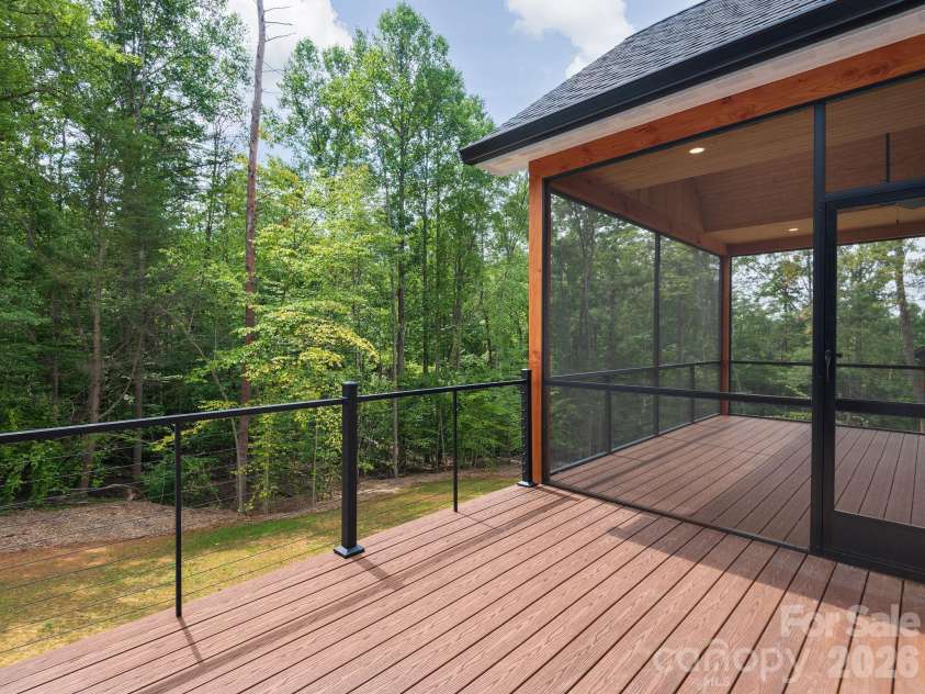 20 Nature Walk Lane, Hendersonville, NC 28739.  MLS# CAR4325565, YatesRealty ID 3207. 