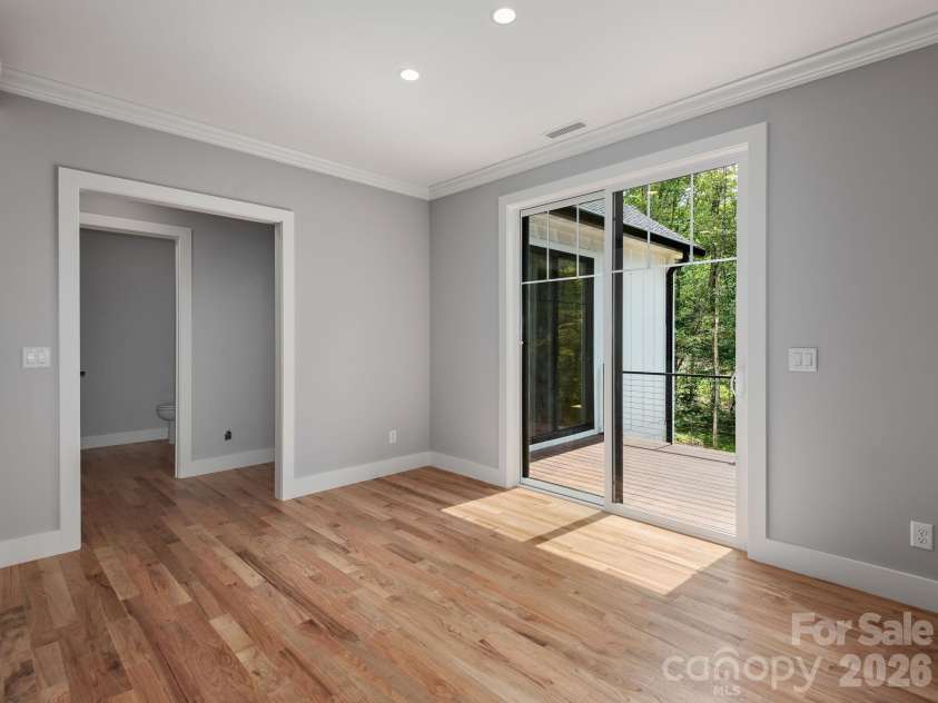 20 Nature Walk Lane, Hendersonville, NC 28739.  MLS# CAR4325565, YatesRealty ID 3207. 