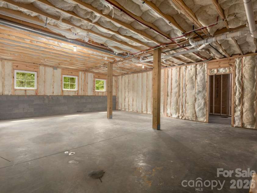 20 Nature Walk Lane, Hendersonville, NC 28739.  MLS# CAR4325565, YatesRealty ID 3207. 