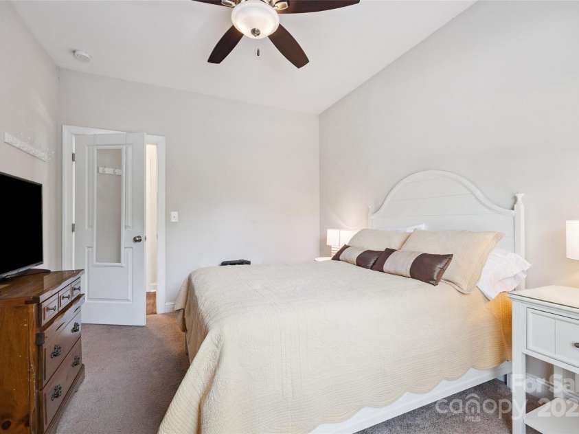 2202 Gatwick Circle, Belmont, NC 28012.  MLS# CAR4285240, YatesRealty ID 32070. 