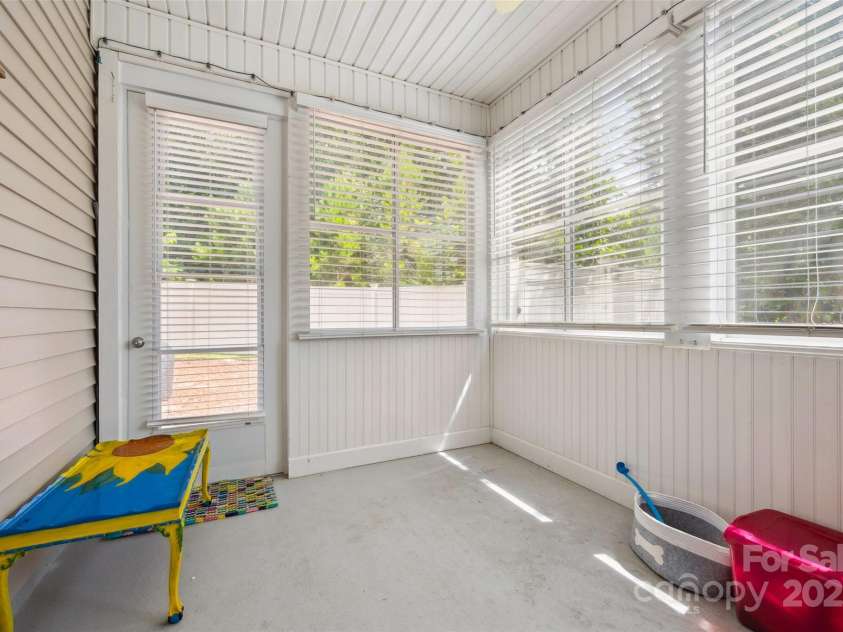 2202 Gatwick Circle, Belmont, NC 28012.  MLS# CAR4285240, YatesRealty ID 32070. 