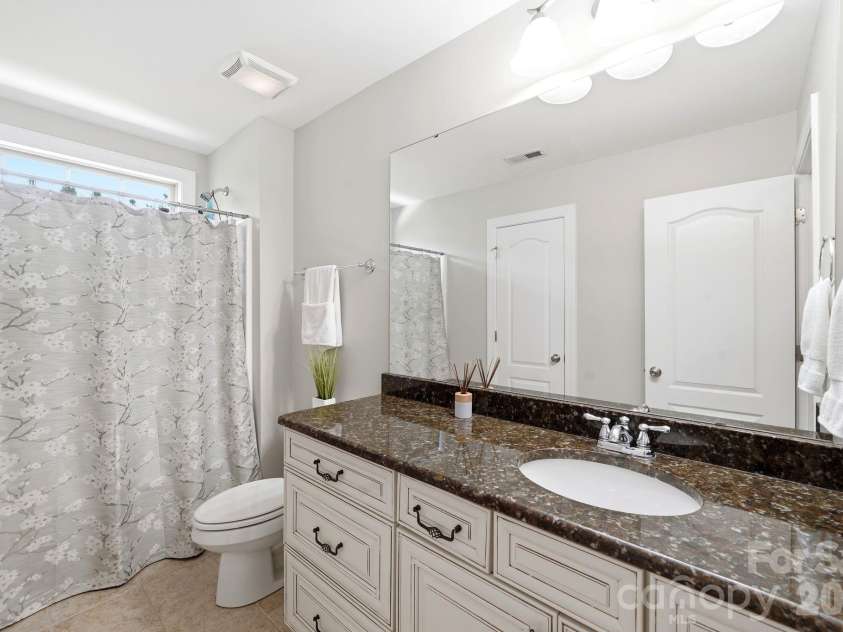 3060 Feathers Drive, York, SC 29745.  MLS# CAR4386400, YatesRealty ID 32071. Full Bath