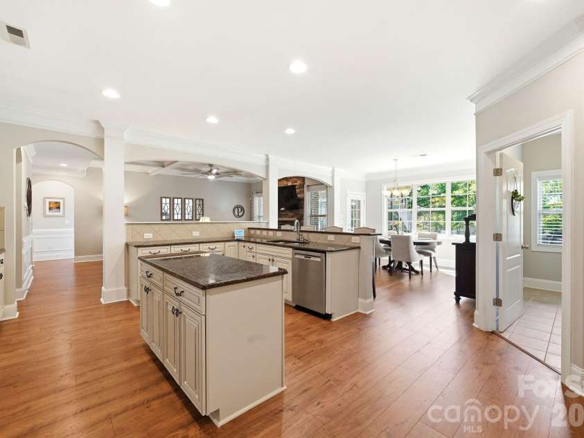 3060 Feathers Drive, York, SC 29745.  MLS# CAR4386400, YatesRealty ID 32071. Kitchen