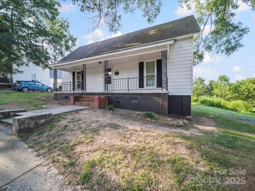 613 Watts Street, Albemarle, NC 28001.  MLS# CAR4286930, YatesRealty ID 32071. 