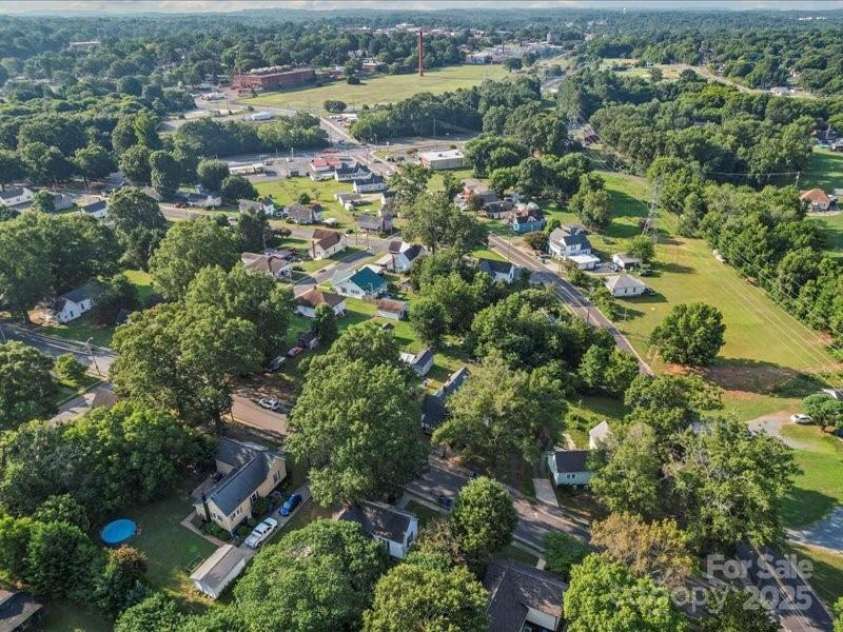 613 Watts Street, Albemarle, NC 28001.  MLS# CAR4286930, YatesRealty ID 32071. 