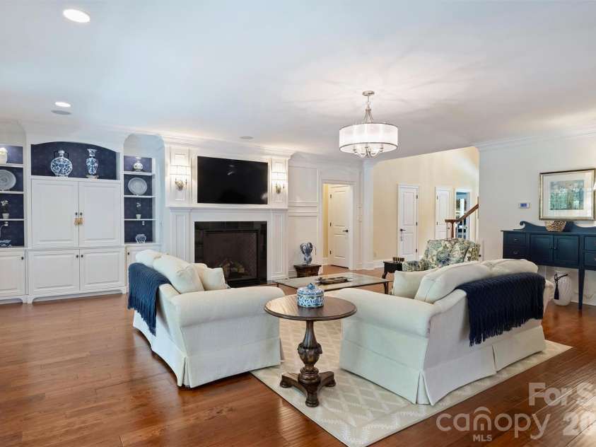 929 Wessington Manor Lane, Fort Mill, SC 29715.  MLS# CAR4389029, YatesRealty ID 32072. 