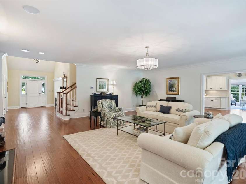 929 Wessington Manor Lane, Fort Mill, SC 29715.  MLS# CAR4389029, YatesRealty ID 32072. 