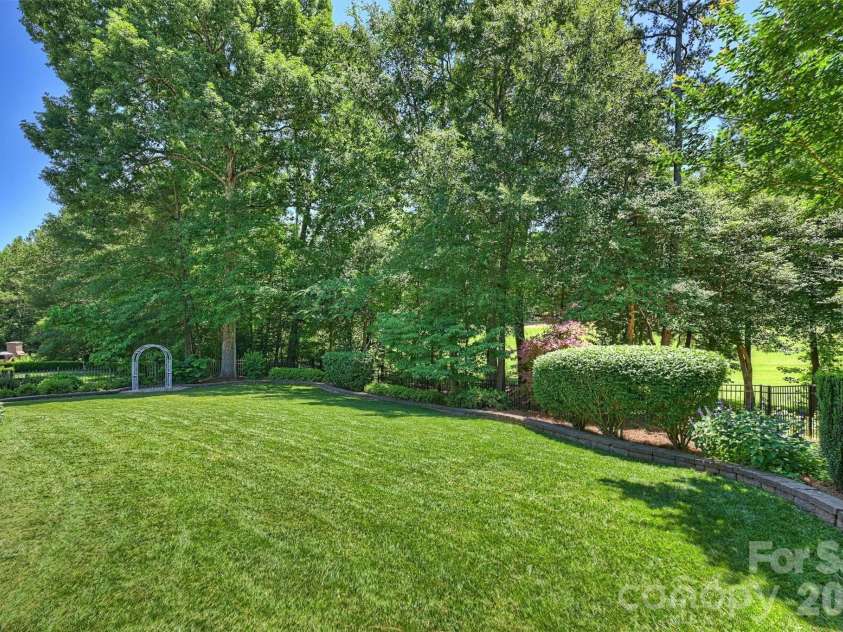 929 Wessington Manor Lane, Fort Mill, SC 29715.  MLS# CAR4389029, YatesRealty ID 32072. Backyard