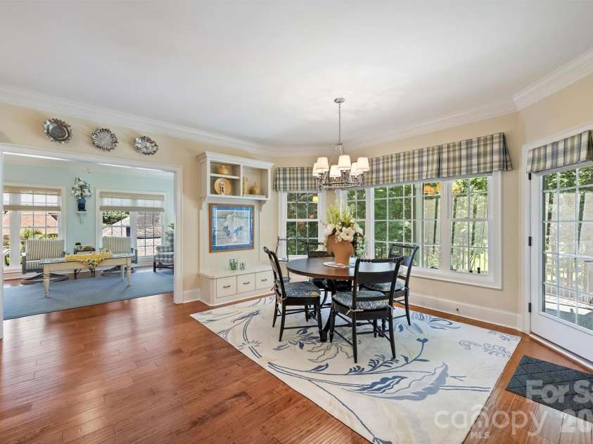 929 Wessington Manor Lane, Fort Mill, SC 29715.  MLS# CAR4389029, YatesRealty ID 32072. Breakfast Area