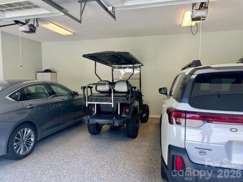 929 Wessington Manor Lane, Fort Mill, SC 29715.  MLS# CAR4389029, YatesRealty ID 32072. Garage Interior
