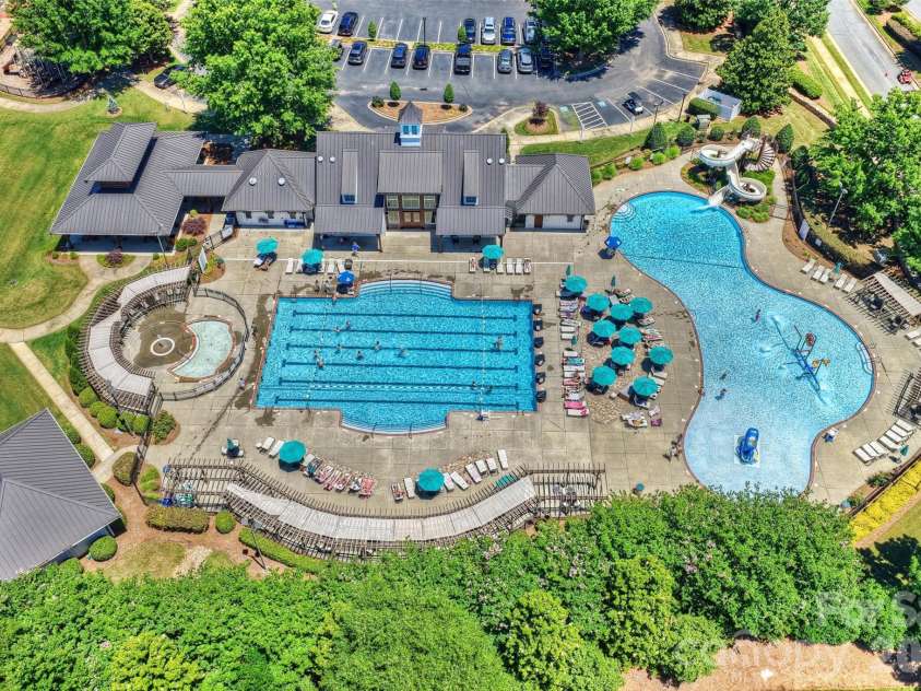 929 Wessington Manor Lane, Fort Mill, SC 29715.  MLS# CAR4389029, YatesRealty ID 32072. Springfield Pool