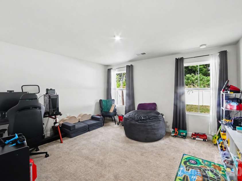 2220 Goldwood Drive, Charlotte, NC 28215.  MLS# CAR4385474, YatesRealty ID 32073. 