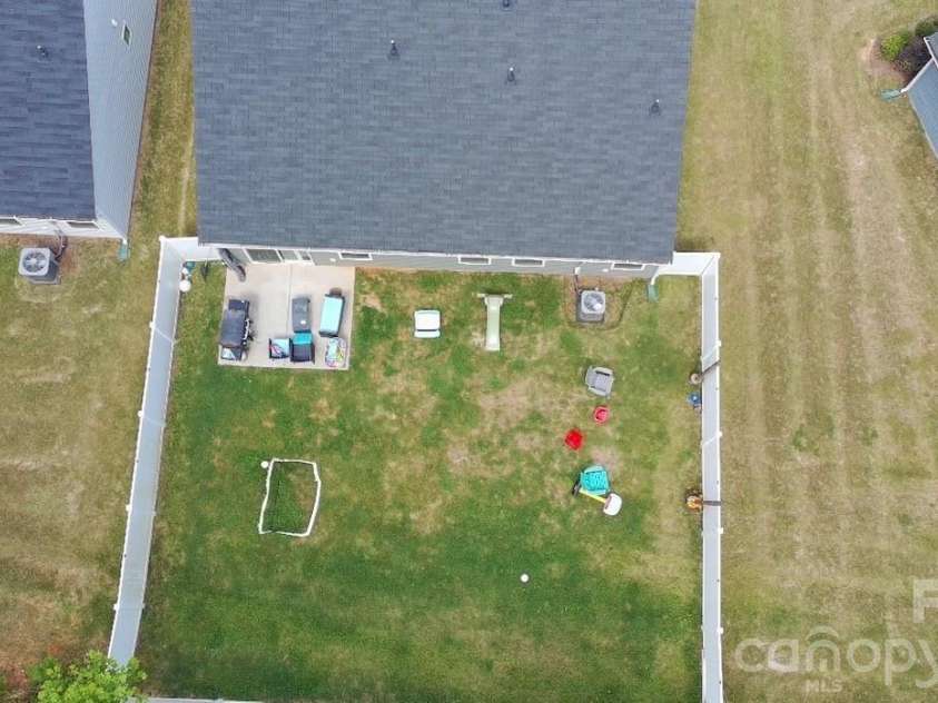 2220 Goldwood Drive, Charlotte, NC 28215.  MLS# CAR4385474, YatesRealty ID 32073. 