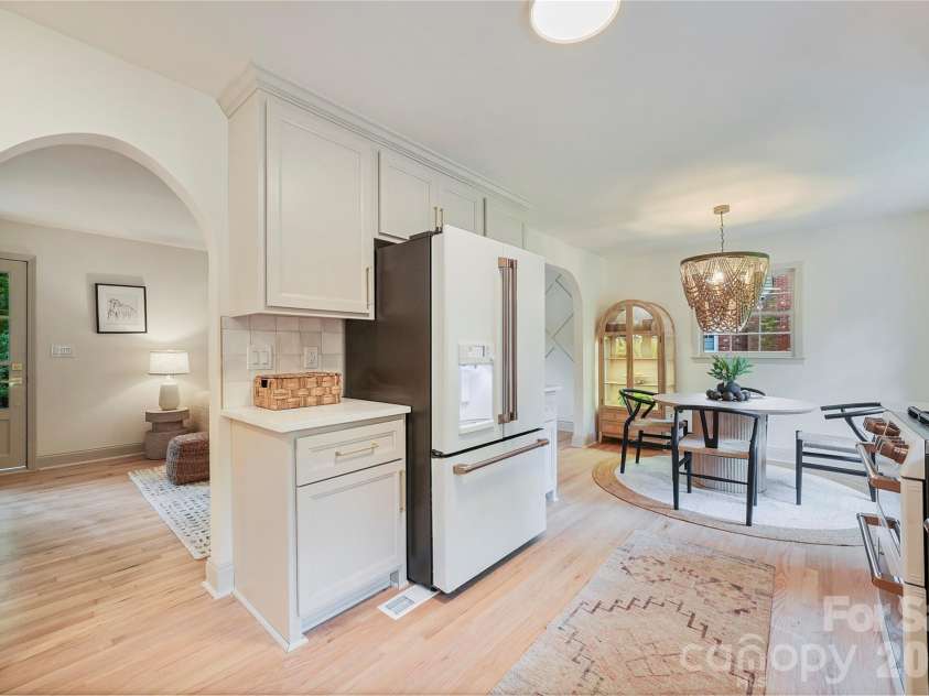7008 Brynhurst Drive, Charlotte, NC 28210.  MLS# CAR4393848, YatesRealty ID 32074. 
