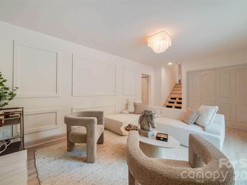 7008 Brynhurst Drive, Charlotte, NC 28210.  MLS# CAR4393848, YatesRealty ID 32074. 