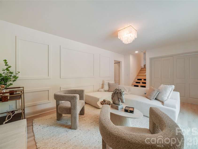 7008 Brynhurst Drive, Charlotte, NC 28210.  MLS# CAR4393848, YatesRealty ID 32074. 