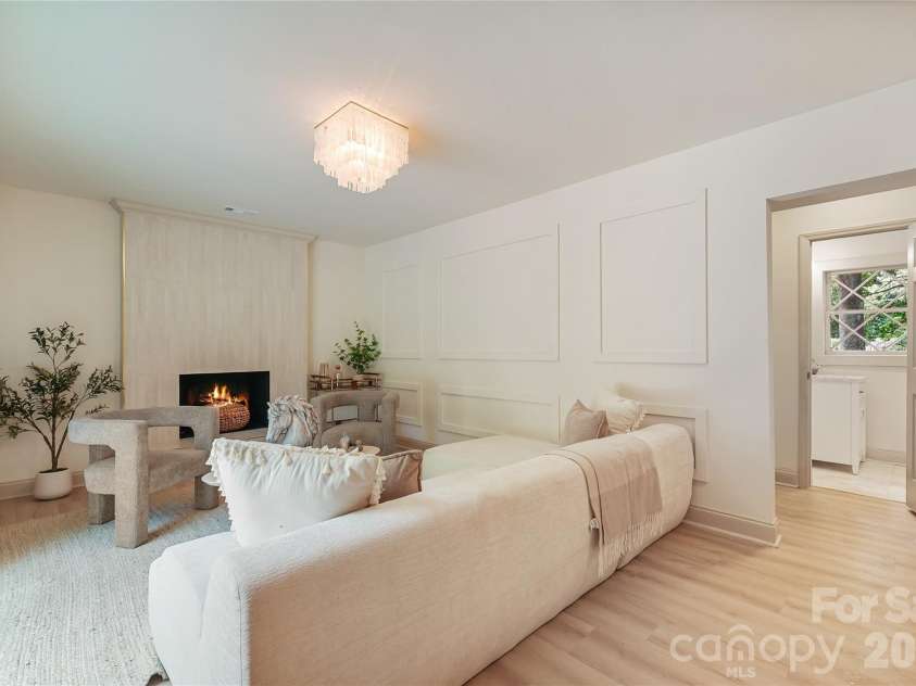 7008 Brynhurst Drive, Charlotte, NC 28210.  MLS# CAR4393848, YatesRealty ID 32074. 