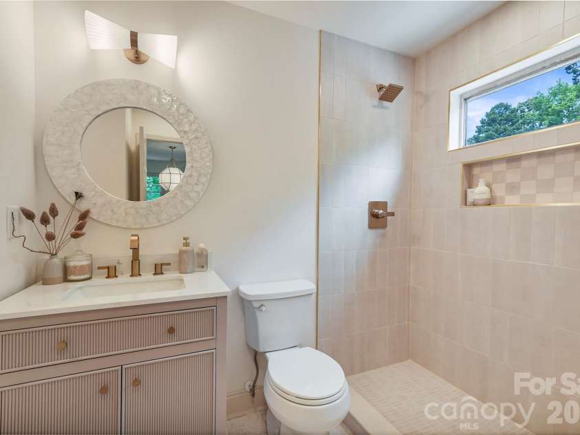7008 Brynhurst Drive, Charlotte, NC 28210.  MLS# CAR4393848, YatesRealty ID 32074. 