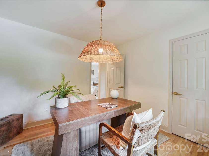 7008 Brynhurst Drive, Charlotte, NC 28210.  MLS# CAR4393848, YatesRealty ID 32074. 