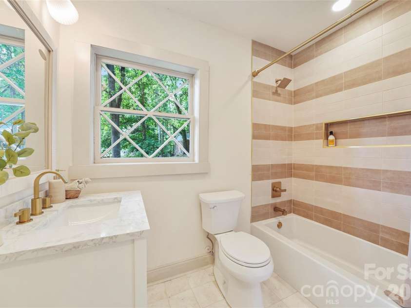 7008 Brynhurst Drive, Charlotte, NC 28210.  MLS# CAR4393848, YatesRealty ID 32074. 