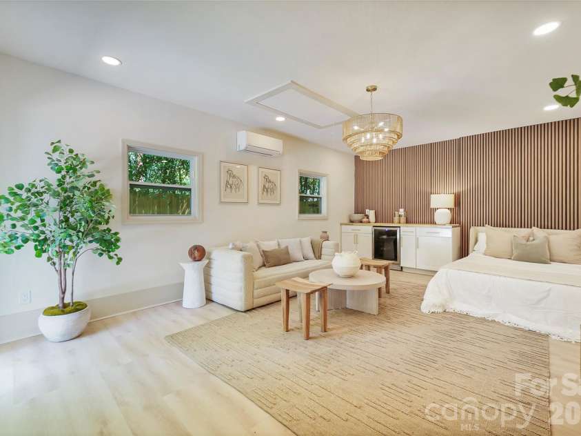 7008 Brynhurst Drive, Charlotte, NC 28210.  MLS# CAR4393848, YatesRealty ID 32074. 