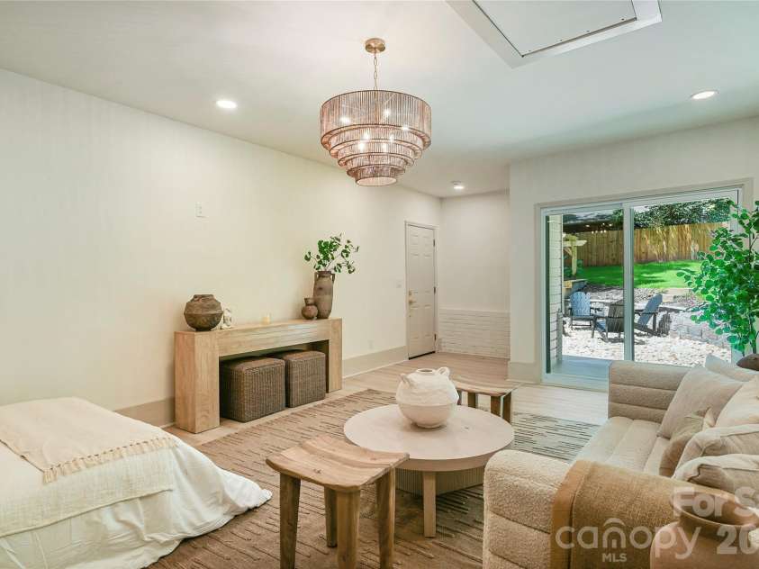 7008 Brynhurst Drive, Charlotte, NC 28210.  MLS# CAR4393848, YatesRealty ID 32074. 