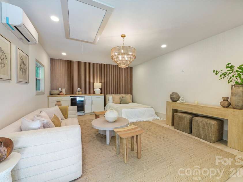 7008 Brynhurst Drive, Charlotte, NC 28210.  MLS# CAR4393848, YatesRealty ID 32074. 