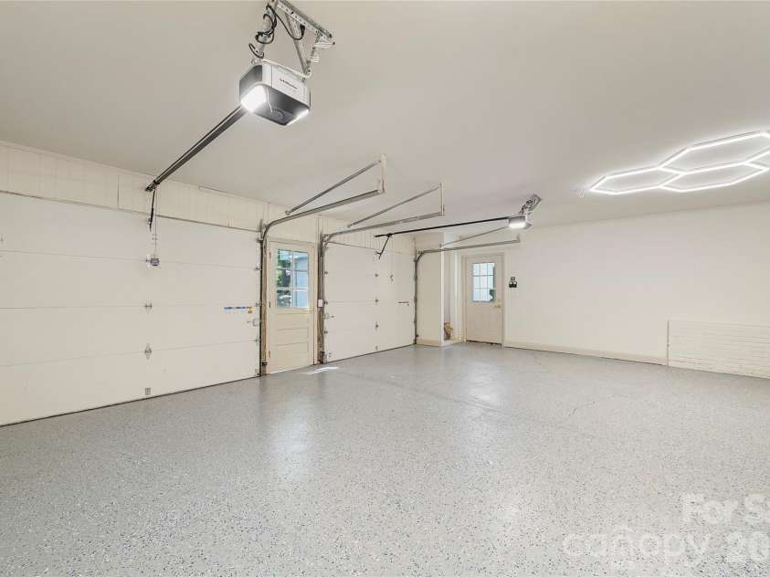7008 Brynhurst Drive, Charlotte, NC 28210.  MLS# CAR4393848, YatesRealty ID 32074. 