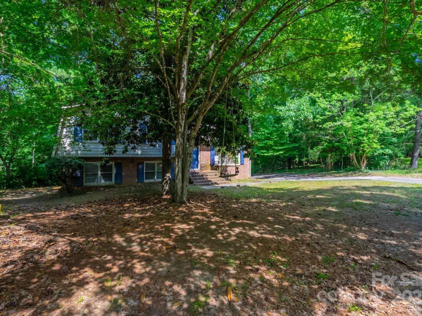 7320 Ritter Drive, Charlotte, NC 28270.  MLS# CAR4266545, YatesRealty ID 32074. 