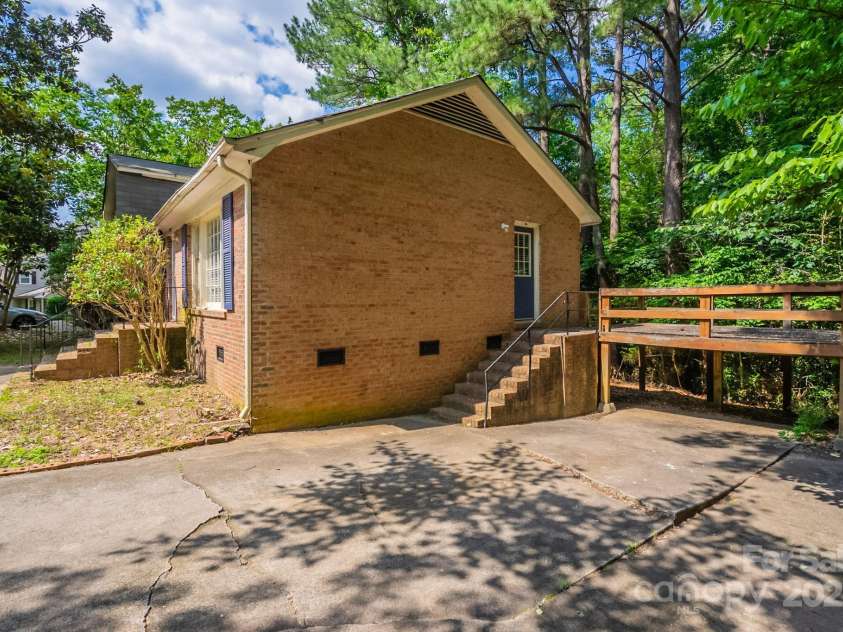 7320 Ritter Drive, Charlotte, NC 28270.  MLS# CAR4266545, YatesRealty ID 32074. 
