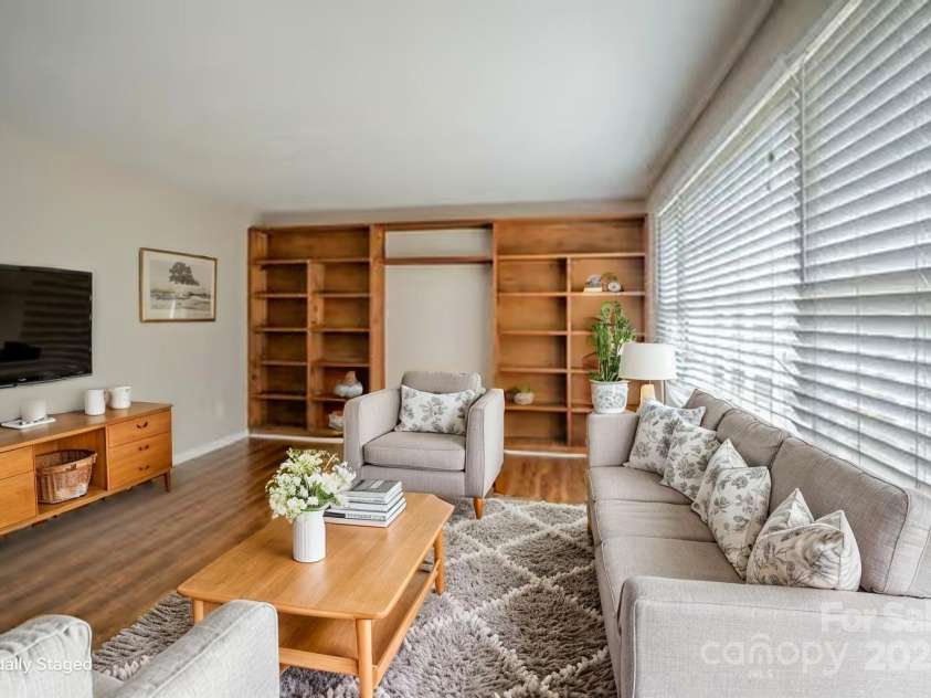 7320 Ritter Drive, Charlotte, NC 28270.  MLS# CAR4266545, YatesRealty ID 32074. 