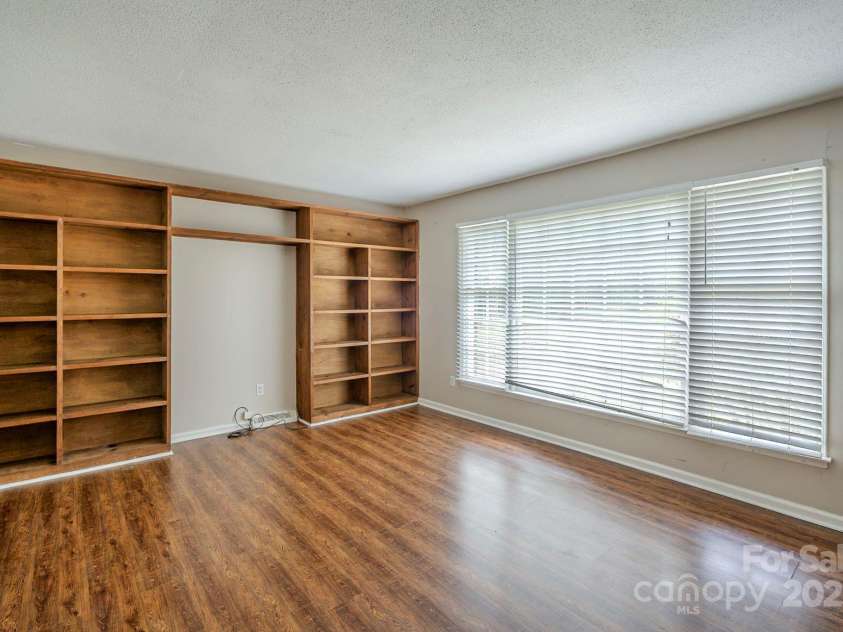 7320 Ritter Drive, Charlotte, NC 28270.  MLS# CAR4266545, YatesRealty ID 32074. 