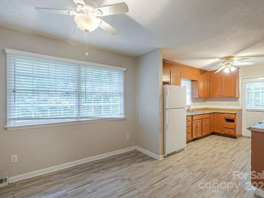 7320 Ritter Drive, Charlotte, NC 28270.  MLS# CAR4266545, YatesRealty ID 32074. 