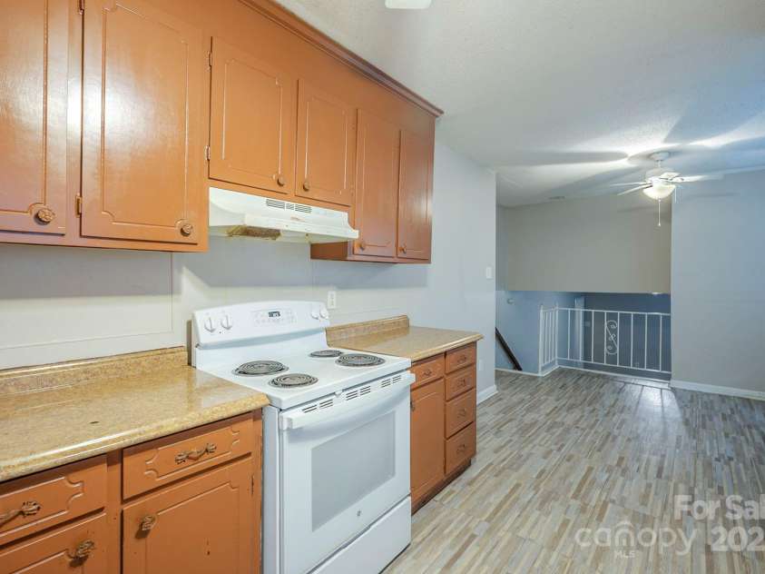 7320 Ritter Drive, Charlotte, NC 28270.  MLS# CAR4266545, YatesRealty ID 32074. 