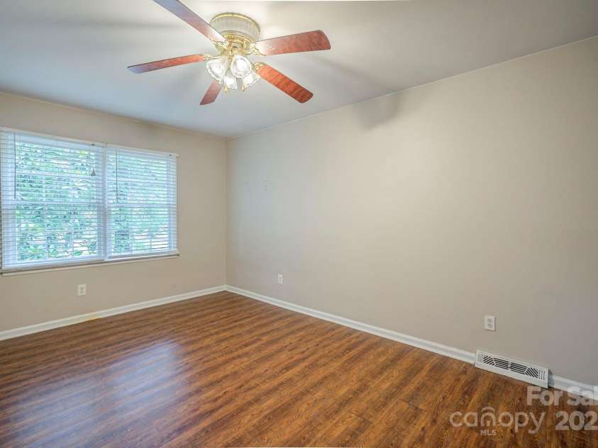 7320 Ritter Drive, Charlotte, NC 28270.  MLS# CAR4266545, YatesRealty ID 32074. 