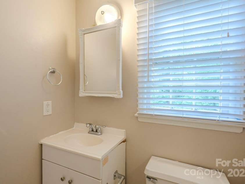 7320 Ritter Drive, Charlotte, NC 28270.  MLS# CAR4266545, YatesRealty ID 32074. 