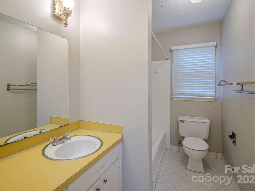 7320 Ritter Drive, Charlotte, NC 28270.  MLS# CAR4266545, YatesRealty ID 32074. 