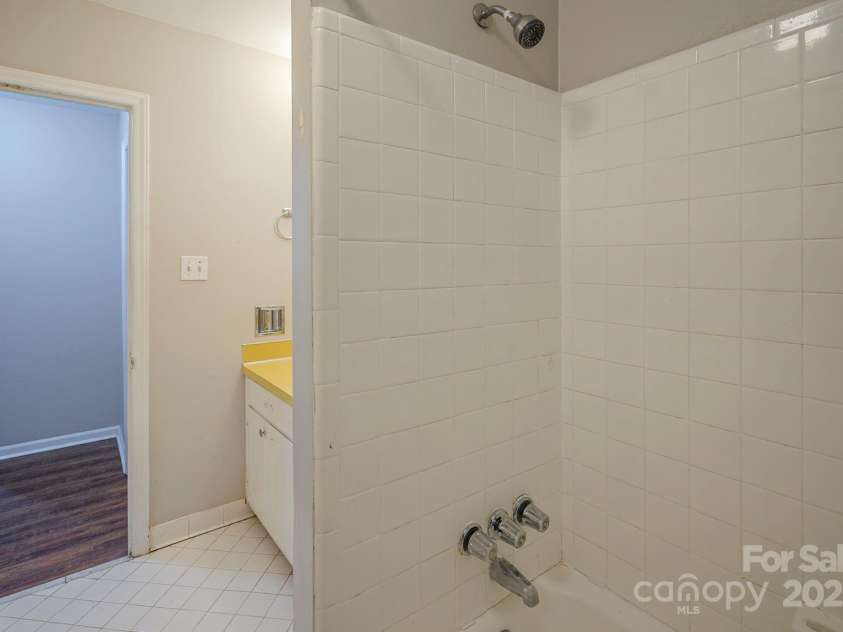 7320 Ritter Drive, Charlotte, NC 28270.  MLS# CAR4266545, YatesRealty ID 32074. 