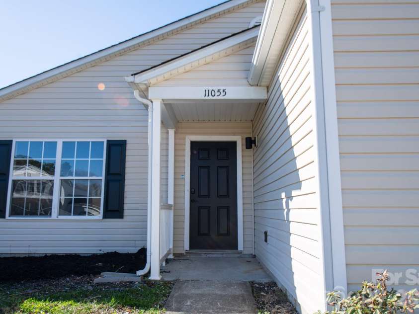 11055 Thousand Oaks Drive, Huntersville, NC 28078.  MLS# CAR4332657, YatesRealty ID 32075. 