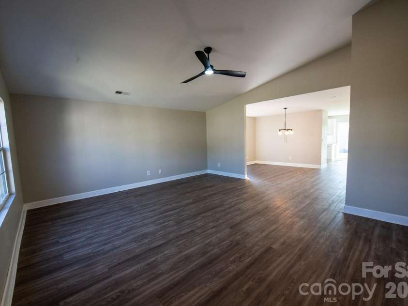 11055 Thousand Oaks Drive, Huntersville, NC 28078.  MLS# CAR4332657, YatesRealty ID 32075. 