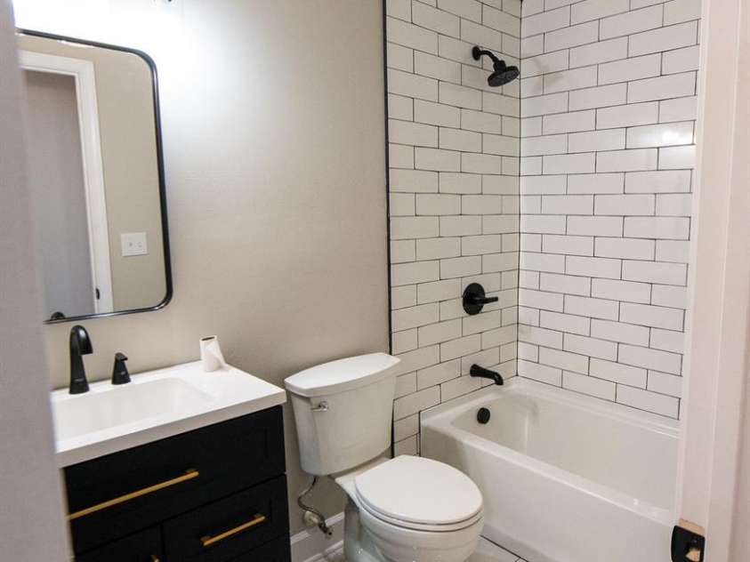 11055 Thousand Oaks Drive, Huntersville, NC 28078.  MLS# CAR4332657, YatesRealty ID 32075. 